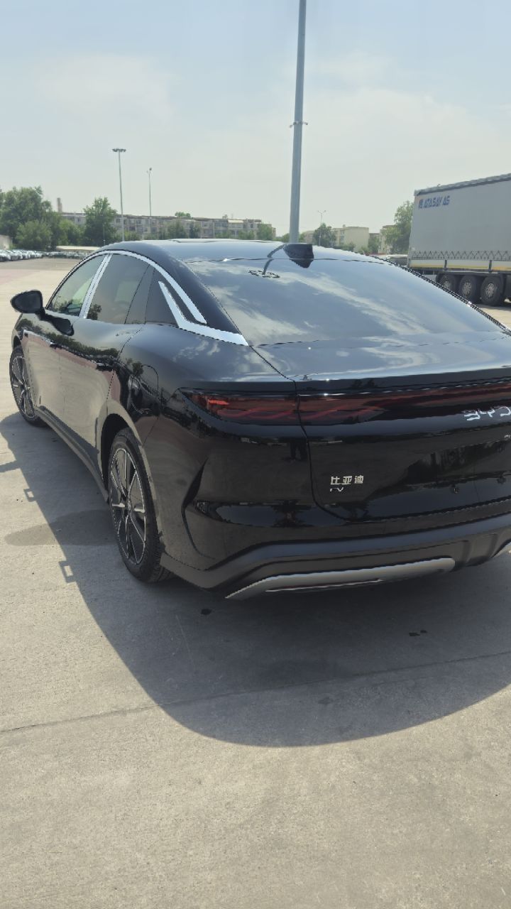BYD Han L flagship,  701km!