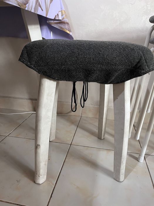 Табуретка и стулья