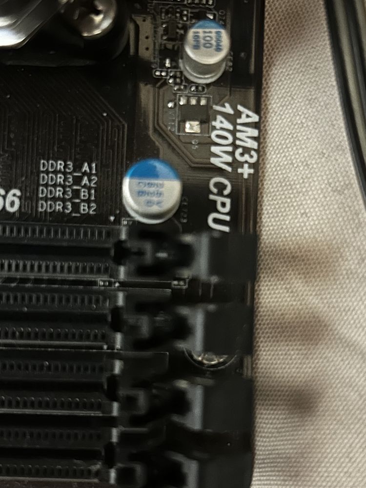 Plăcuțe RAM și placa de bază și procesor amd fx 6300
