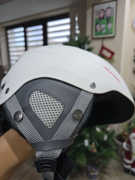 Ски каска Alpina