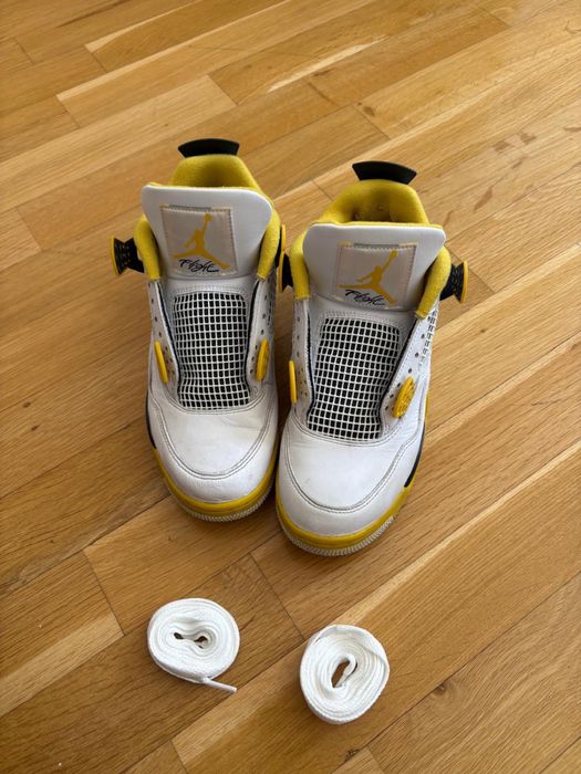 Air Jordan 4 White Sulfur 40
