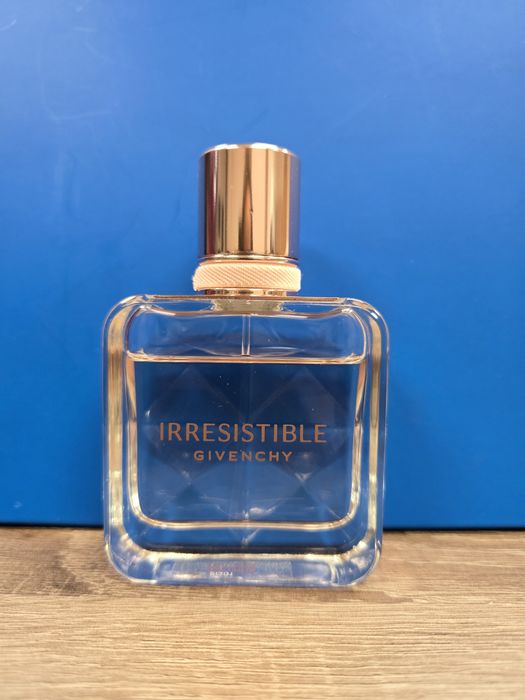 GIVENCHY Irresistible парфюм вода