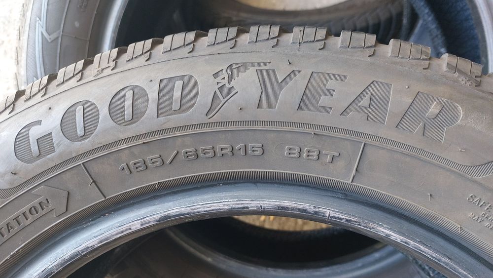 Зимни гуми 185/65/15 Goodyear Ultragrip 9 4 броя