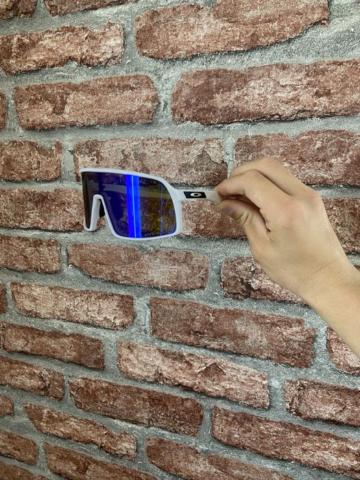 Oakley sutro очки