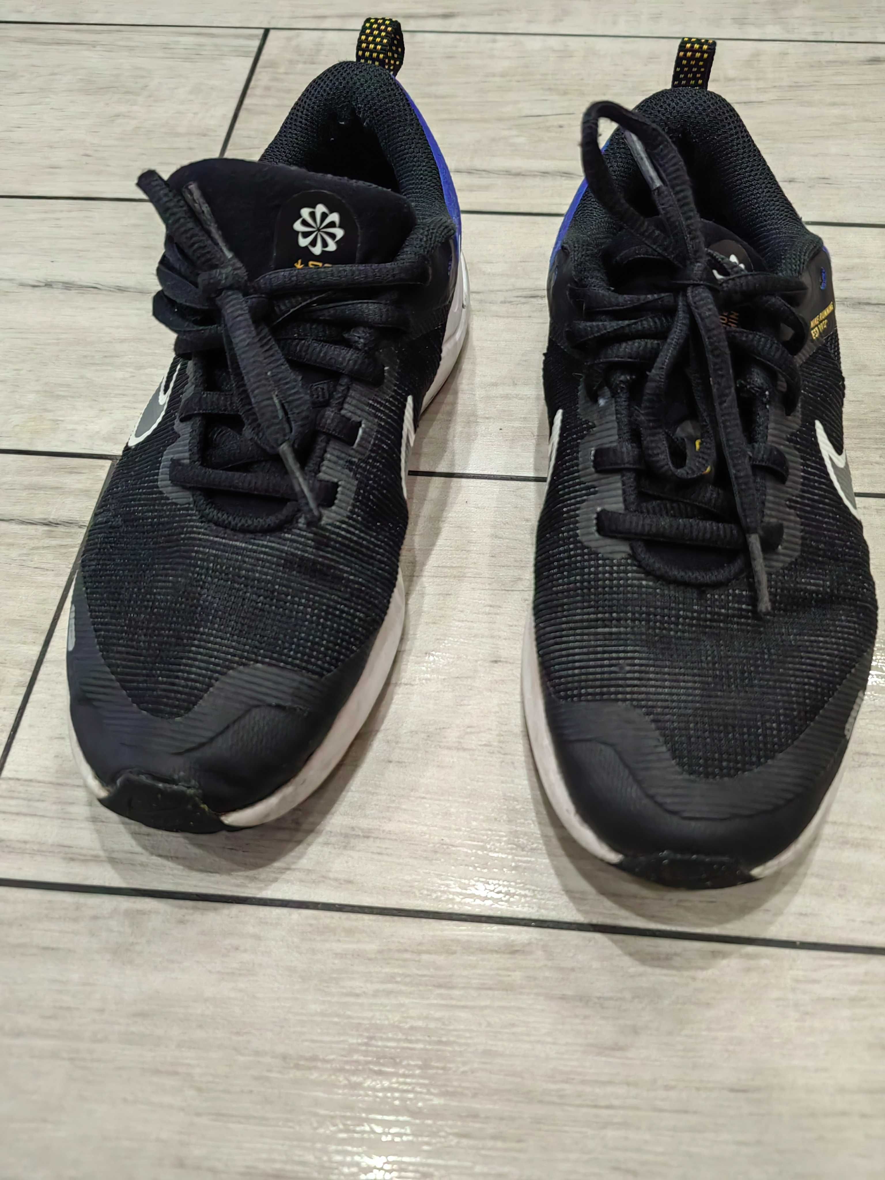 Маратонки Nike и New Balance 36 номер.