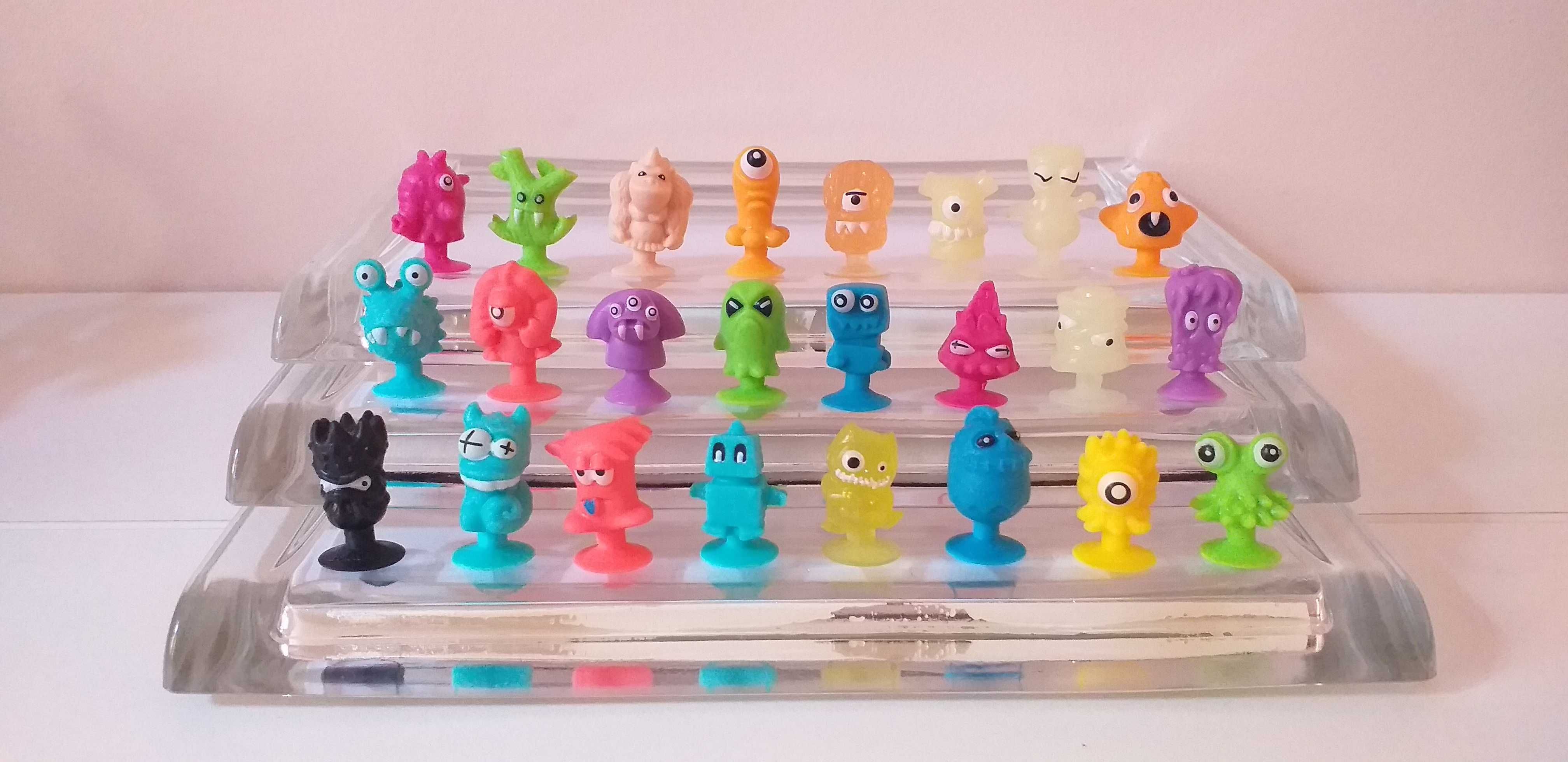 jucarii figurine ventuze stikeez mega popz, diverse colectii