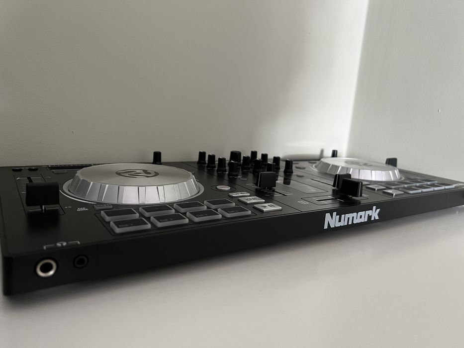 Consola DJ Numark Mixtrack Pro 3