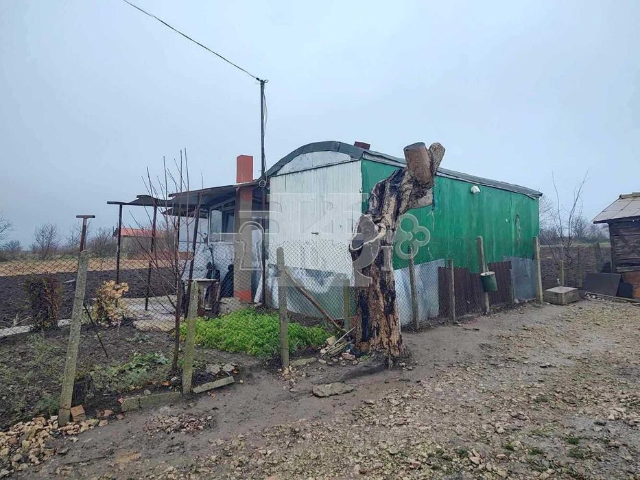 Продава се Къща в с. Ловчанци, Област Добрич - 100 кв.м за 332 €/кв.м - Снимка #13