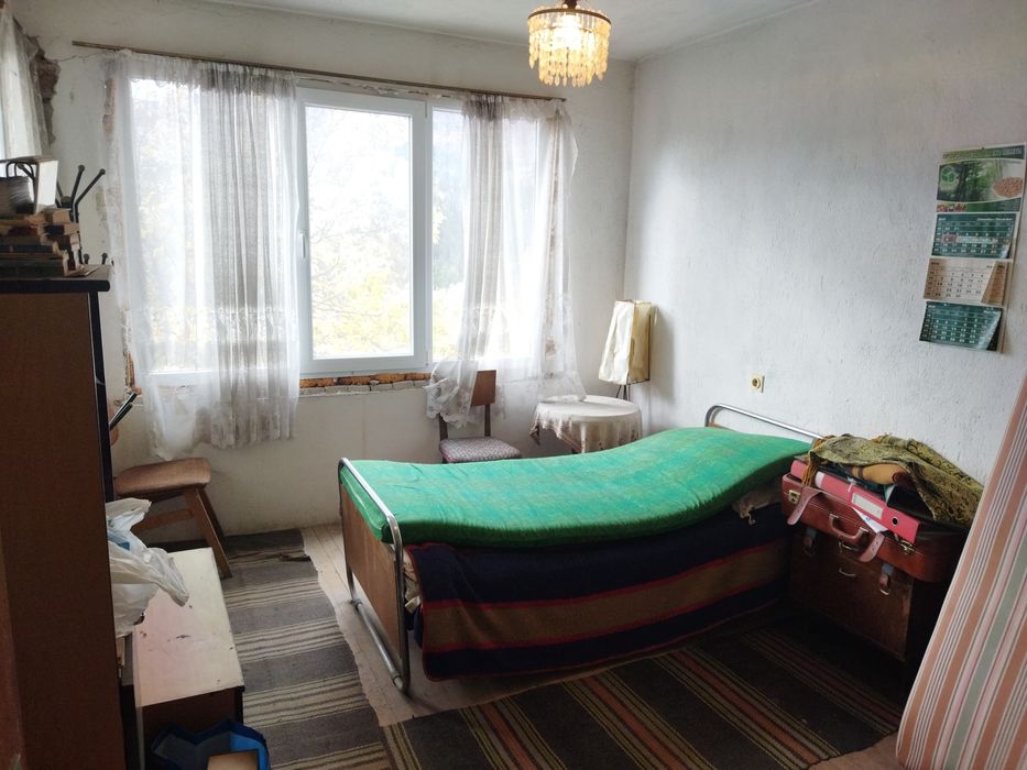 Продава етаж от къща в гр.Смолян