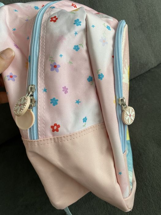 Ghiozdan printese Disney, stralucitor, 2 compartimente spatioase.