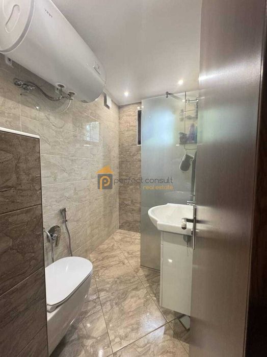 Продава се Тристаен апартамент в Пловдив, Христо Смирненски - 90 кв.м за 2000 €/кв.м - Снимка #14