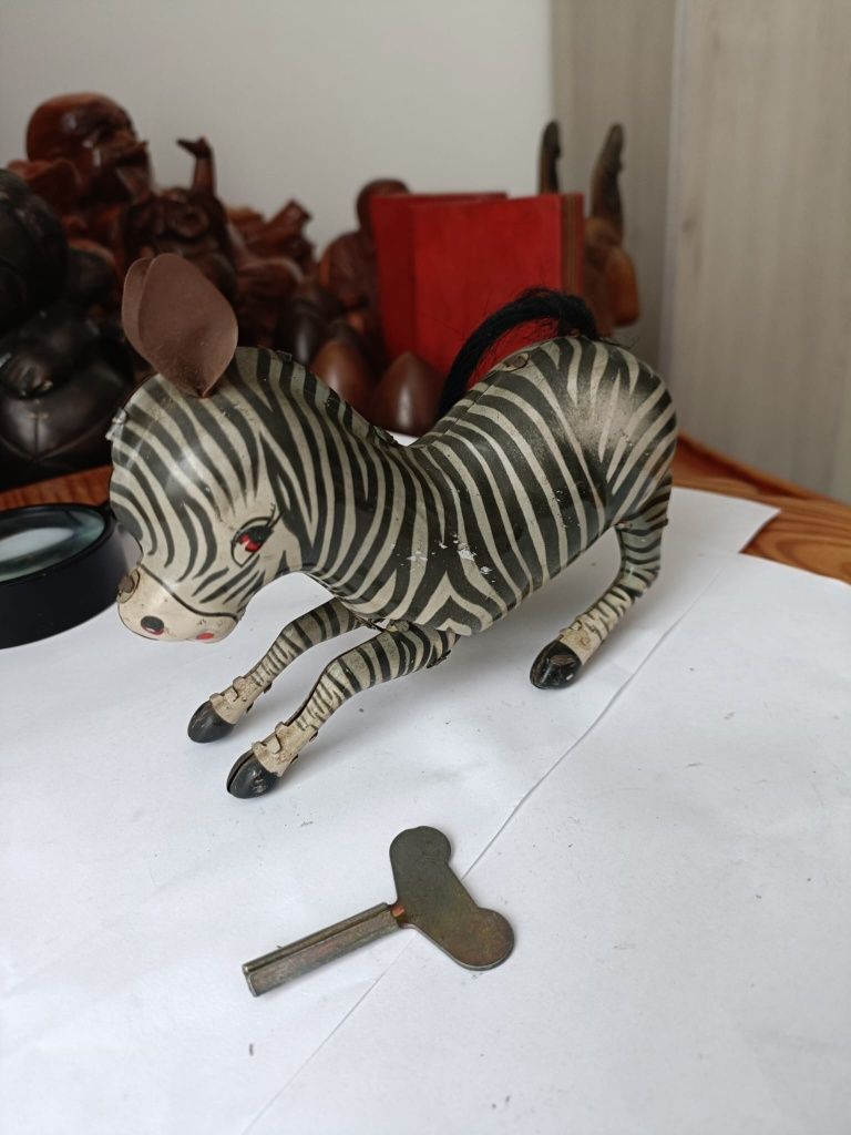 Zebra , jucărie veche metalica !