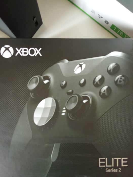 Xbox Series S 1TB + Xbox Elite Controller Series 2