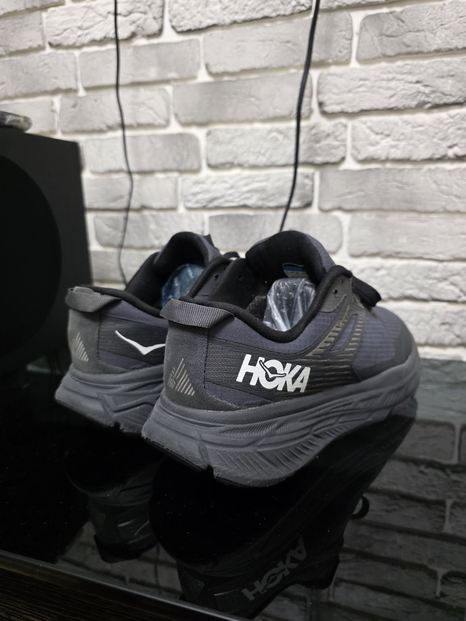 Оригинальные кроссы HOKA