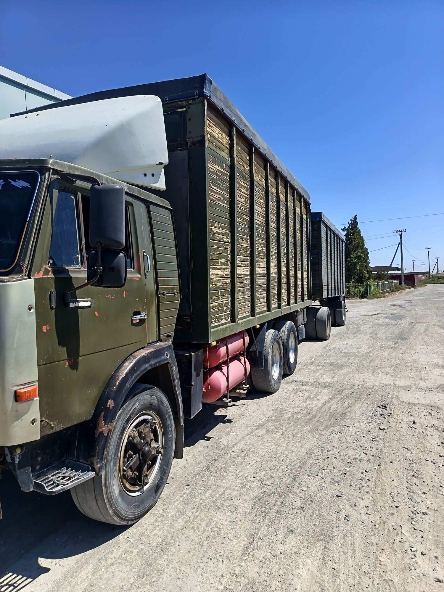 Kamaz 1990-yil yurib turgan