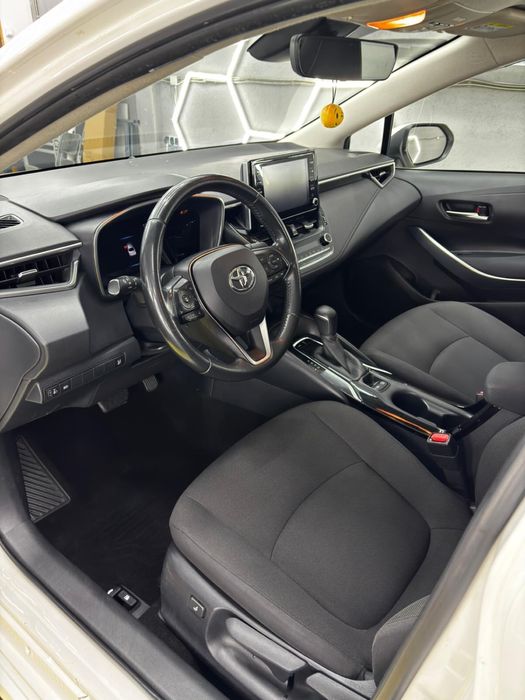 Vand Toyota Corolla benzina 2020