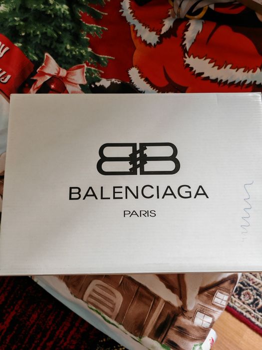Vând adidași balenciaga