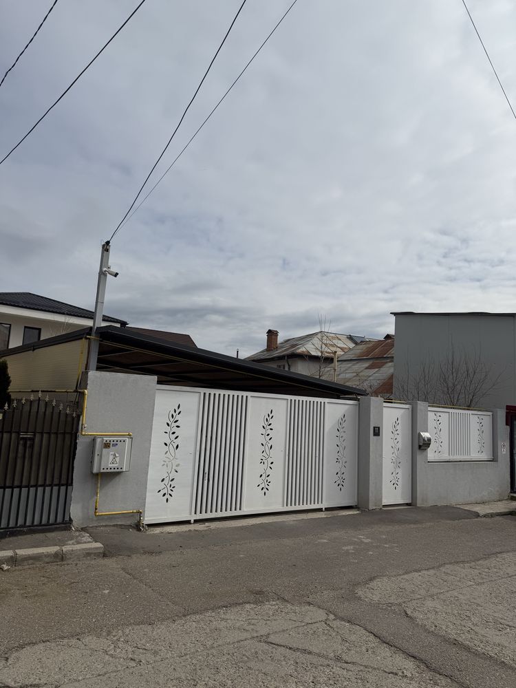 Vila de vanzare 560 mp