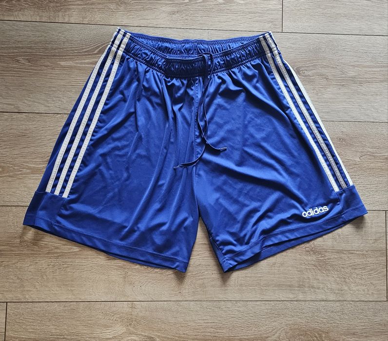 Pantaloni scurți, bermude Adidas , marimea XLsurf, piscina, basketbal