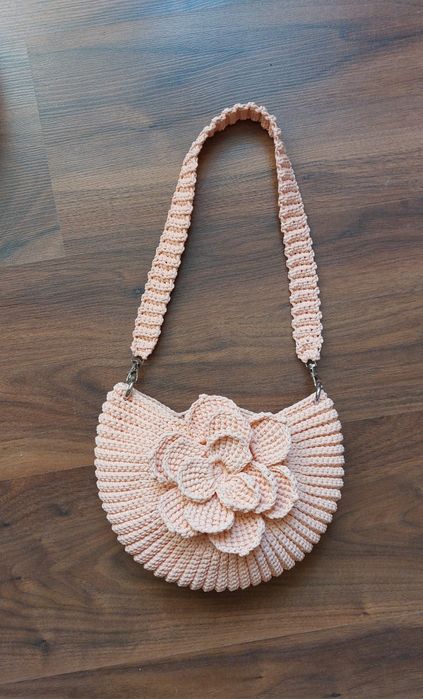 Чанта ръчно изплетена