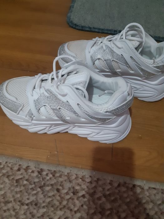 Adidași damă alb cu argintiu