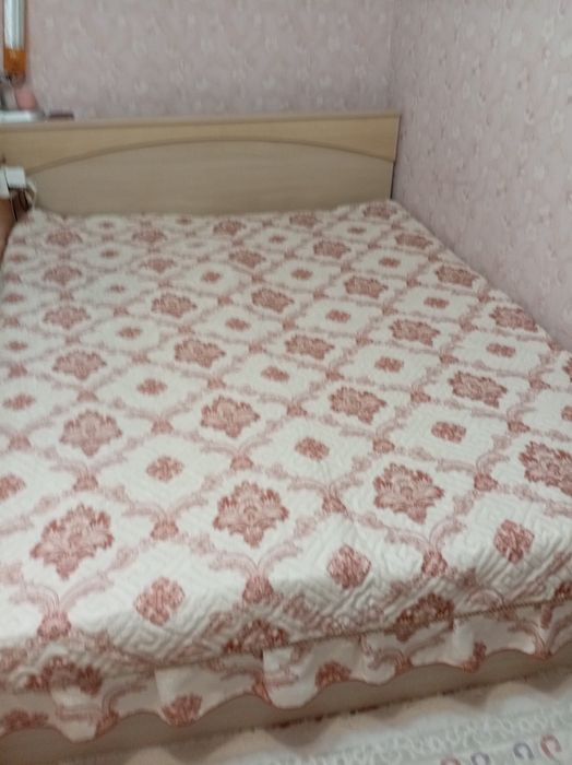 Продаётся двух спальняя кровать в хорошем состоянии