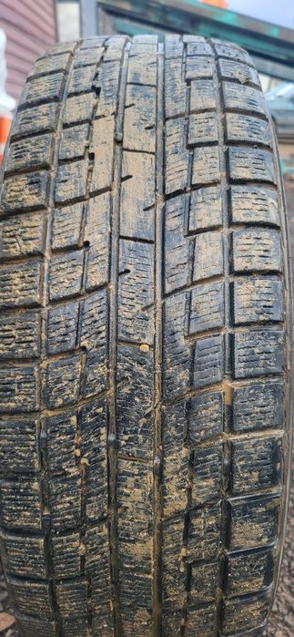 Продам шины 2 штуки 16 размер Лепучка