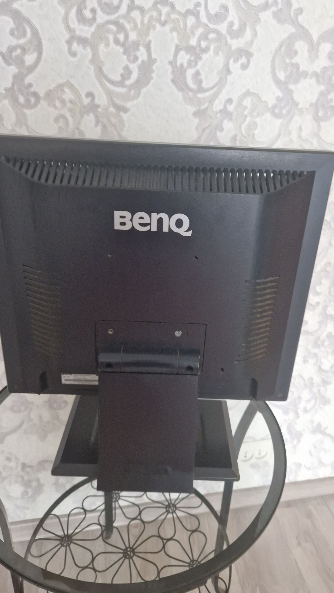 Монитор для компьютера марка BenQ  19 дюймов