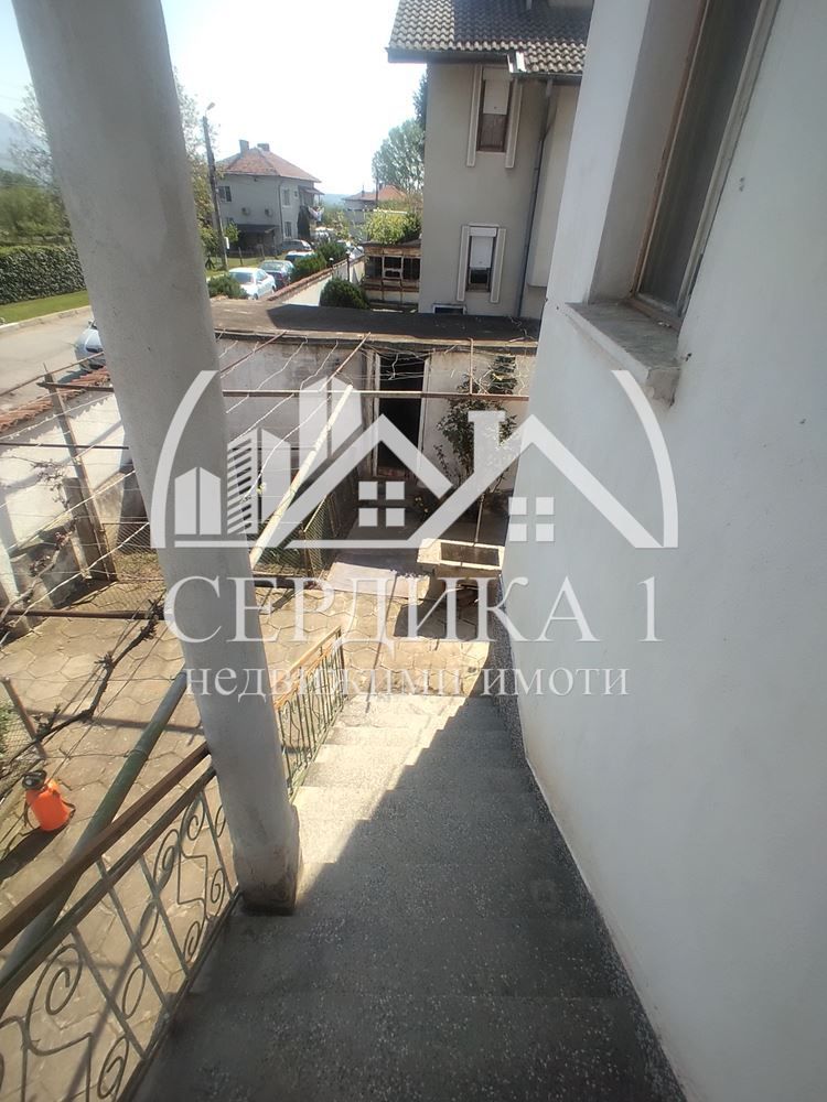 Продава се Къща в с. Ябълково, Област Кюстендил - 140 кв.м за 532 €/кв.м - Снимка #11