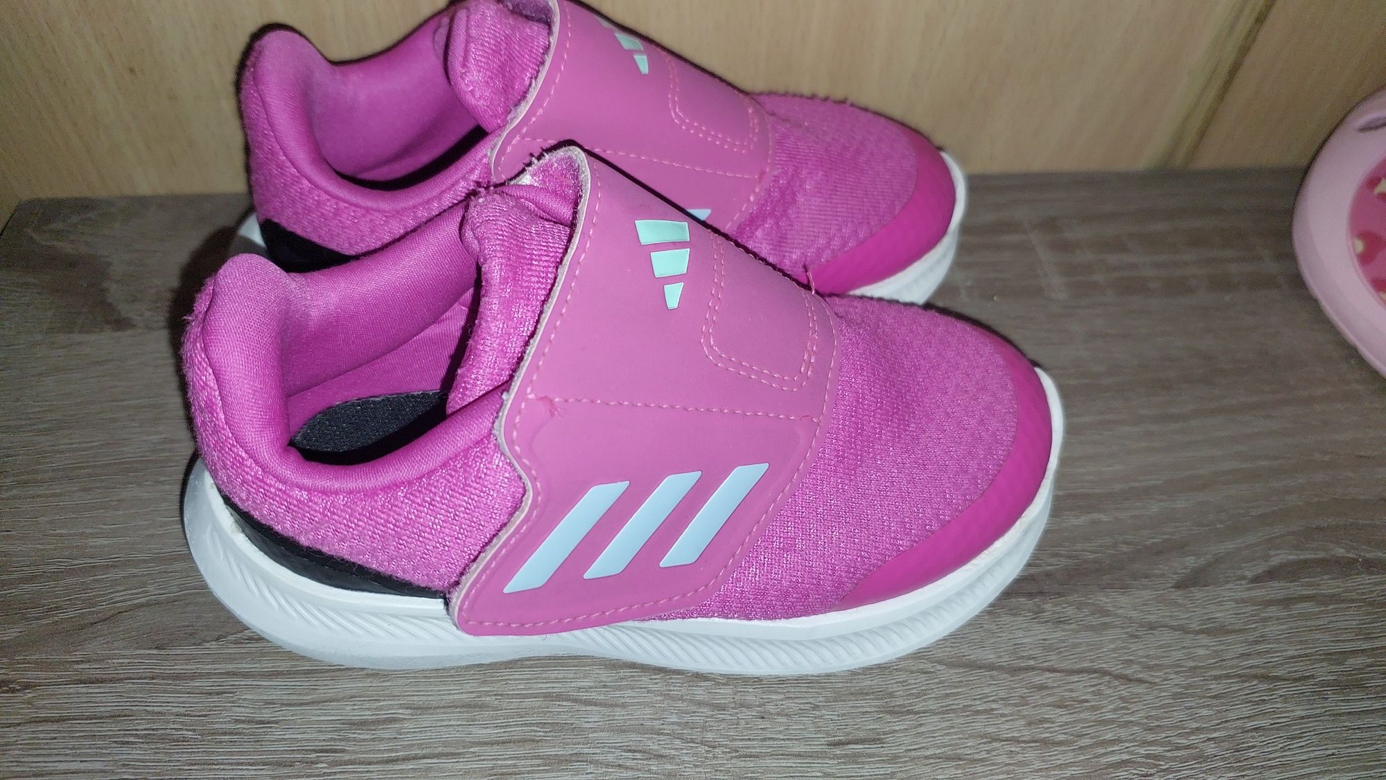 Маратонки Аdidas, номер 26