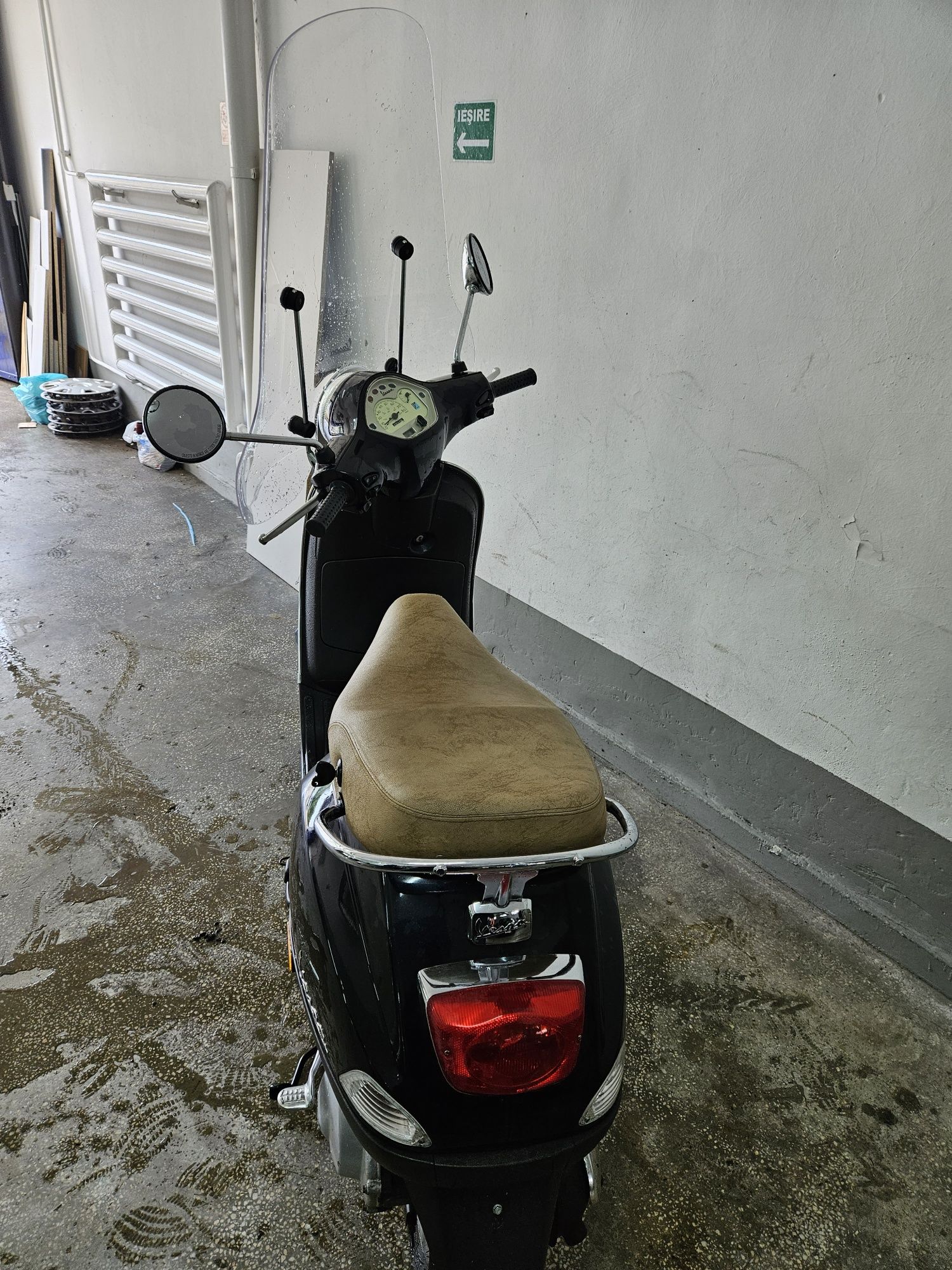 Scuter Piaggio Vespa LX 2timpi 49cmc