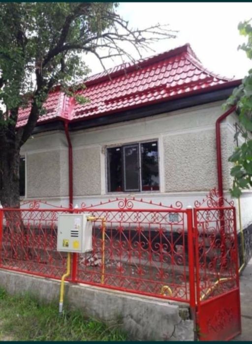 Executam acoperisuri montaj tigla met si ceramica dulgherie etc.