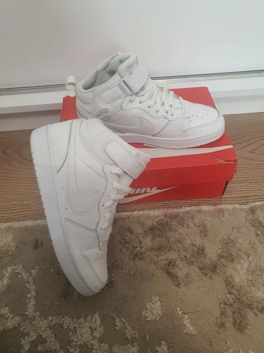 Ghete jordan mid nr 38 si nr 40