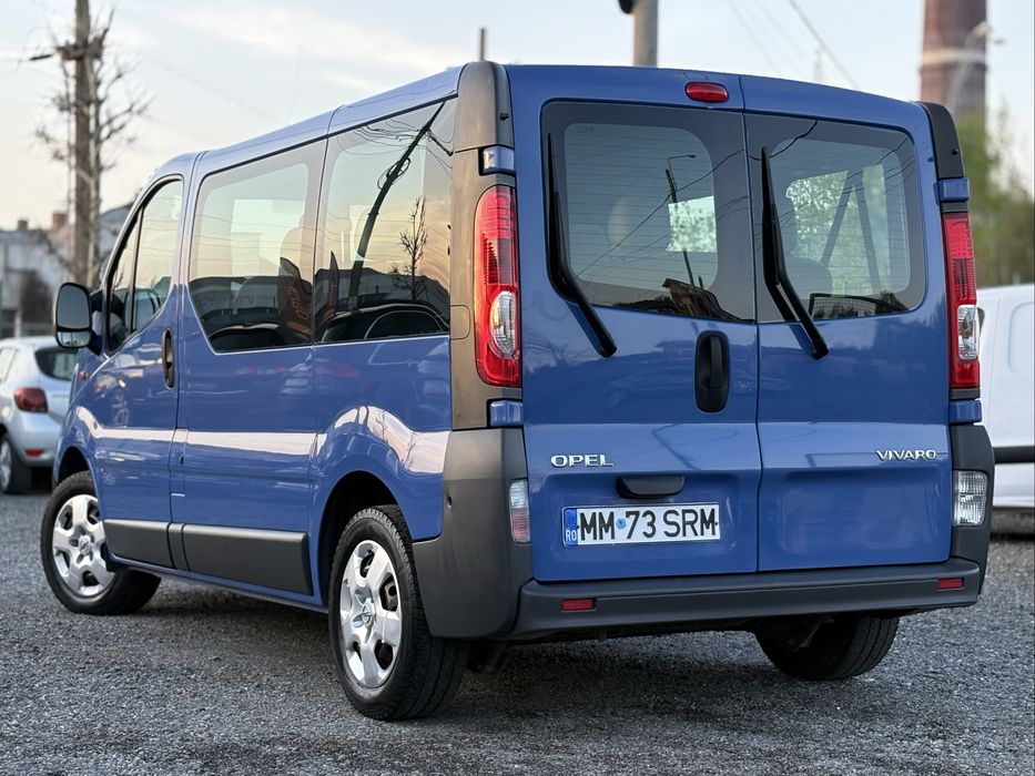 Opel Vivaro 2011 / 8+1 Locuri / 2.0 Diesel / Stare Impecabilă