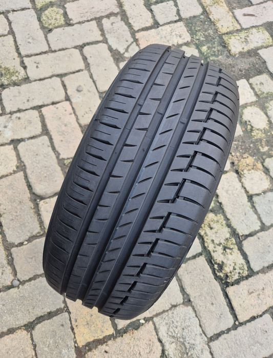 O bucată 225/215 50/60 R17 vară - una Continental Lassa Hankook