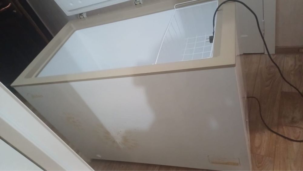 Морозильник от midea, в идеальном состоянии