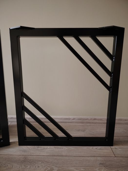 Крака за трапезна маса