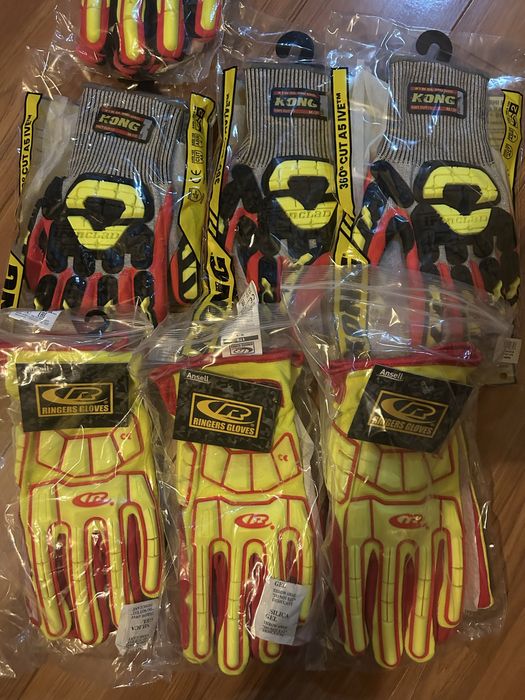 Vand manusi cu protectie, noi