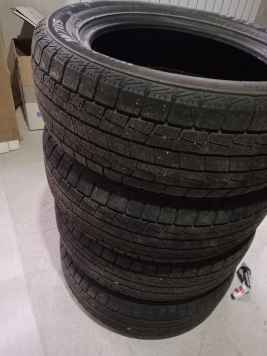 Продам зимние шины ездили только 3 месяцев по городу