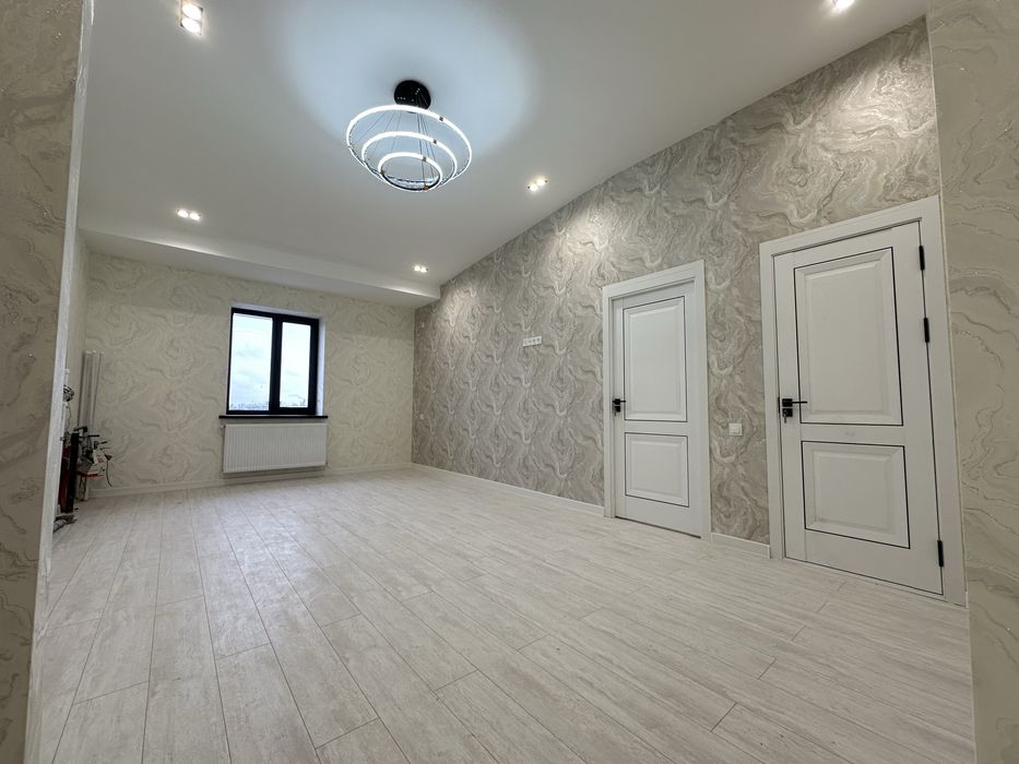 Янги ремонтли 2 хоналик 46.7 кв.м квартира кадвстри бор Файзабода