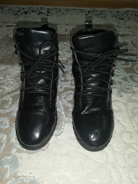 Женская обувь!  Размер 36. Состояние видно как на фоте