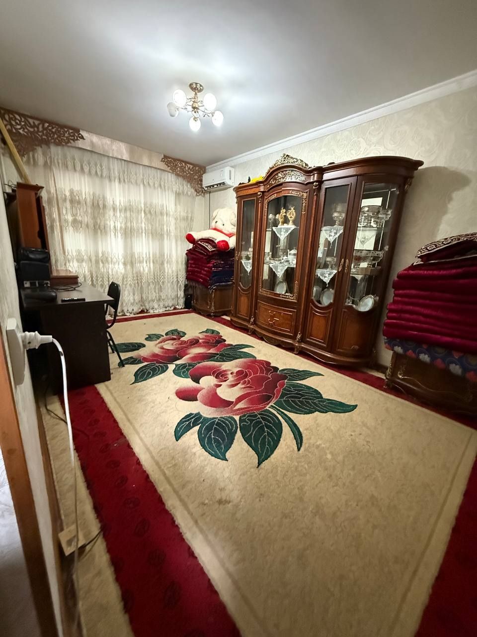 Продажа 2 хона 1 етаж 4 етажл 
Кора Камиш 2/4
56 кв