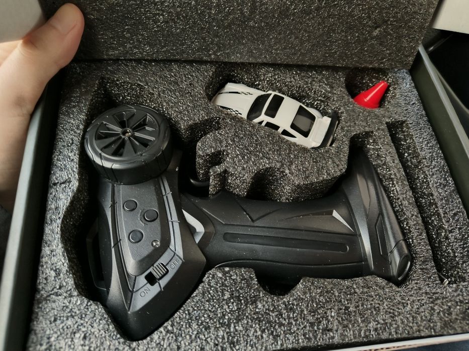 Mașină cu telecomandă RC 1:64 gen Hotwheels