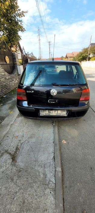 Vând Golf 4 1.4 16v intreg pentru dezmembrat !!
