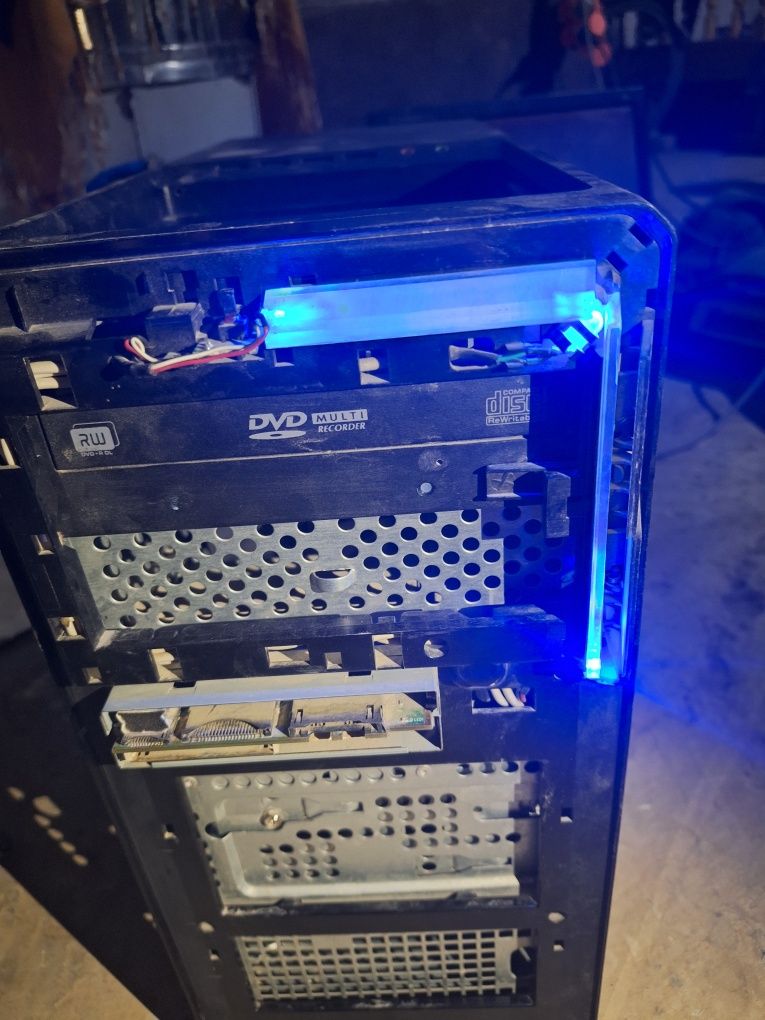 Damashniy kompyuter ishlab duribdi 500gb hard disk videokarta diskovot