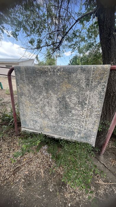 Продам шелковый ковер б/у