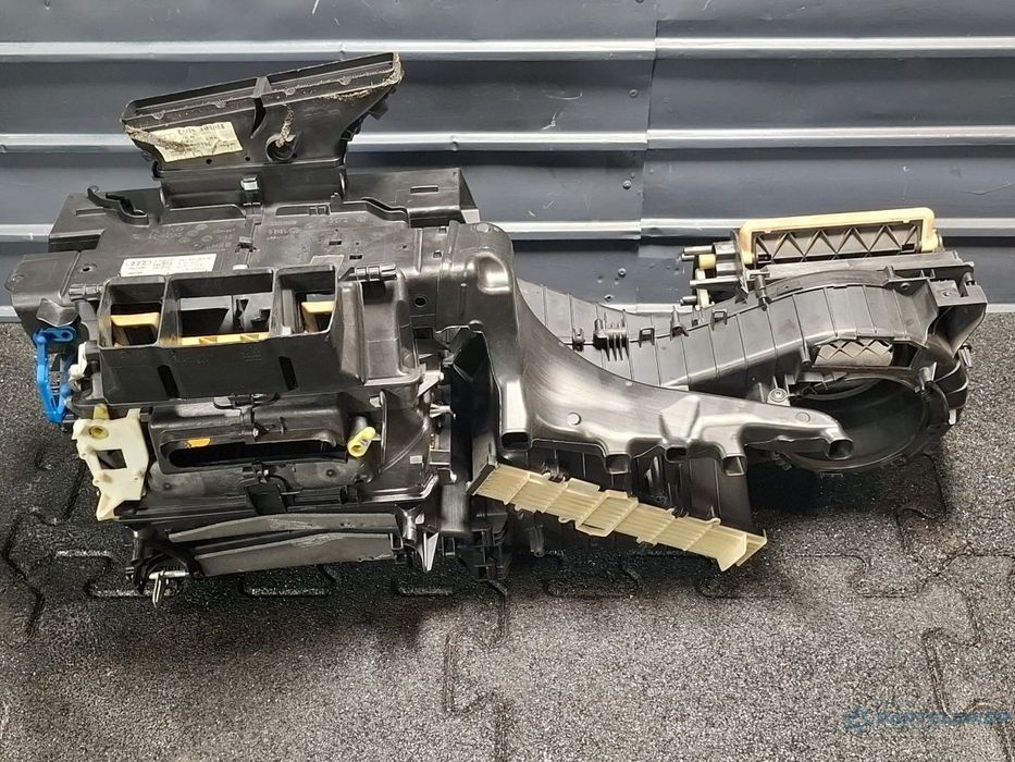 Carcasa ansamblu aeroterma goala AUDI A4 IV Avant 8K5, B8 2007 - 2015 TDI CAGA, CJCA, CMEA, CMFA 8K1820005AE