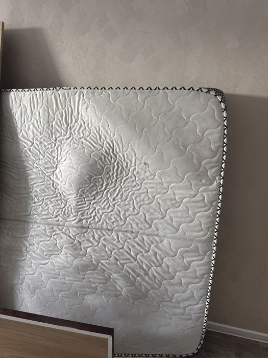 Отдам матрас даром