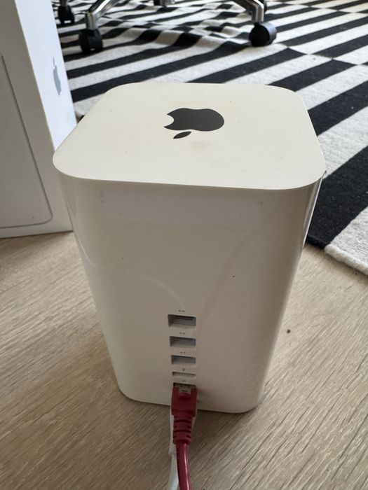 Продавам Apple Time Capsule 3TB