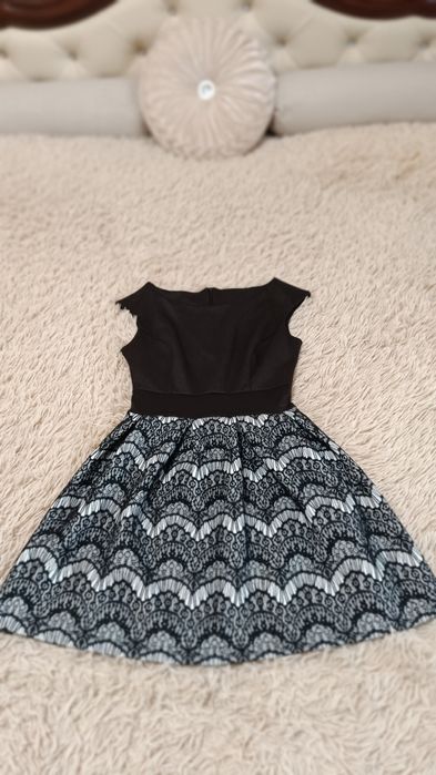 Лот от две рокли